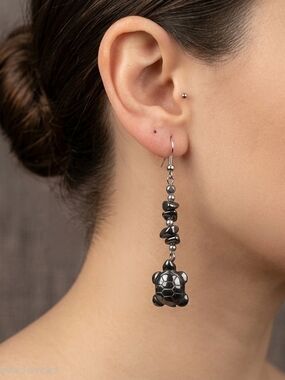 Source Unknown NWT Hematite Sea Turtle Beaded Dangle Earrings Silver Tone